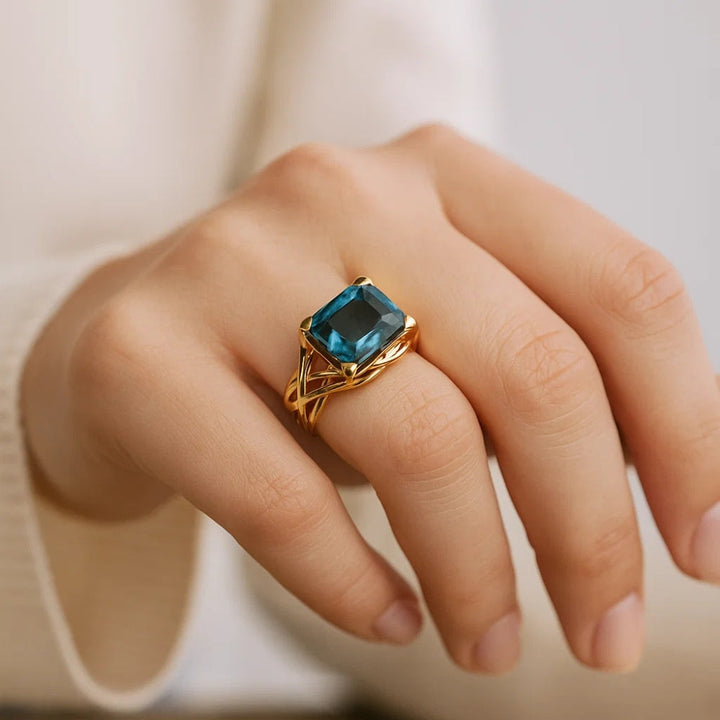 Vintage Gold Ring with Blue Zirconia