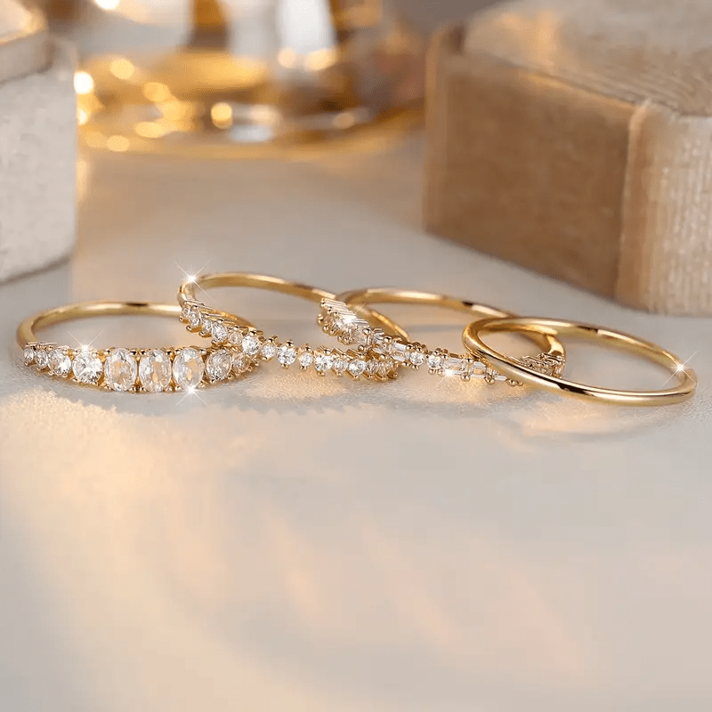 Stackable rings in 14k gold zirconia