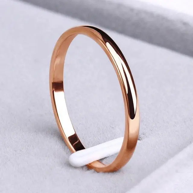 Simple ring in gold and silver