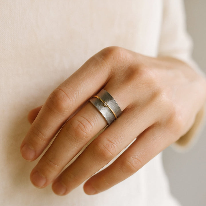 Silver Ring with Zirconia Golden Line Vintage