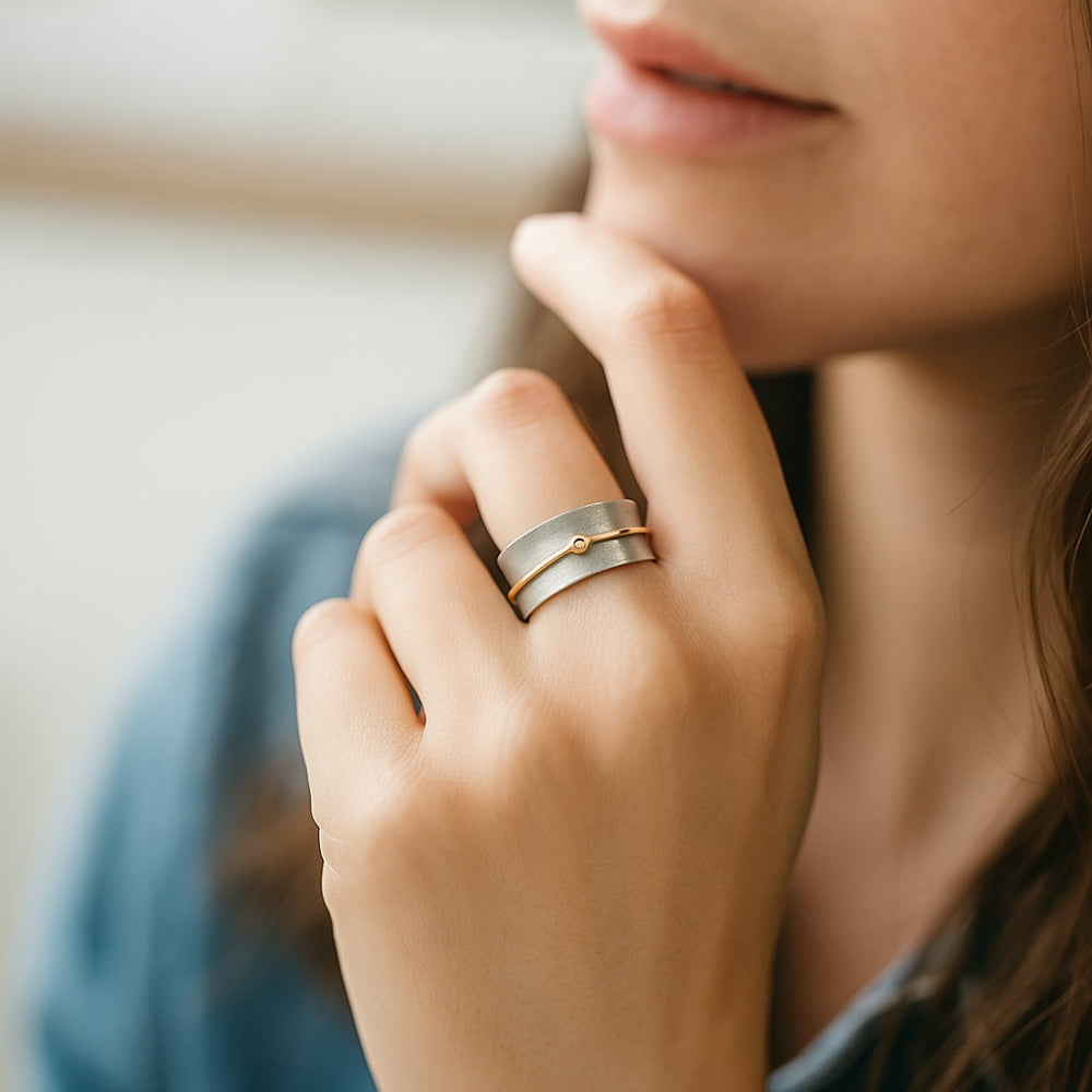 Silver Ring with Zirconia Golden Line Vintage