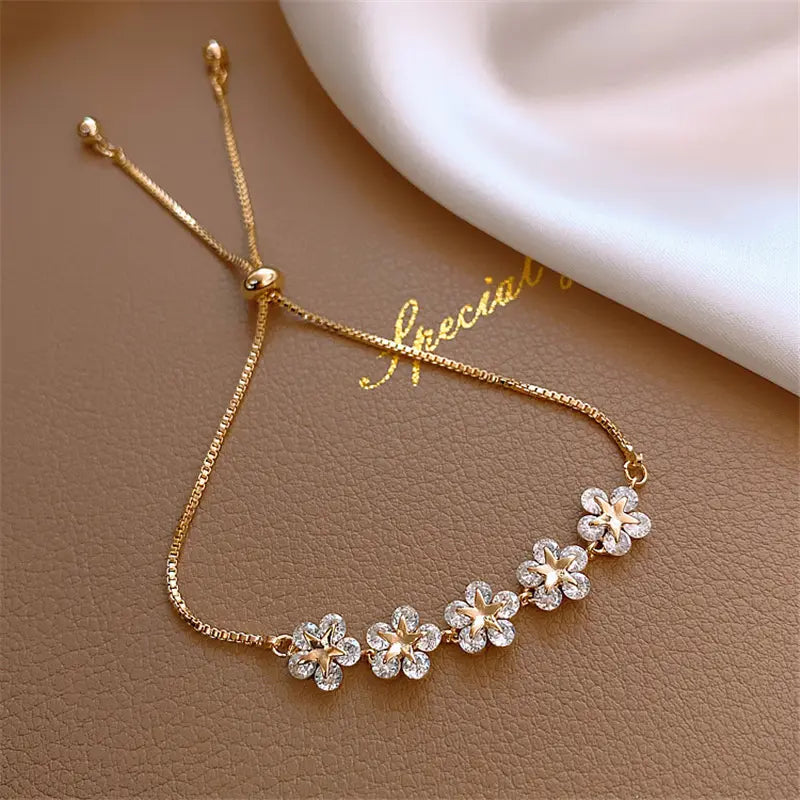 Daisy Crystal Bracelet in Gold