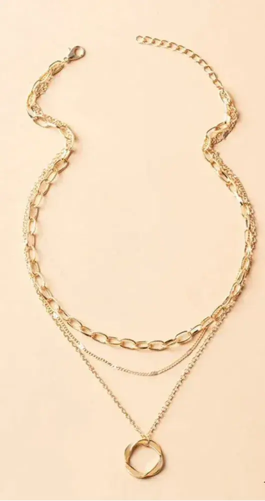 Vintage gold chain necklace with pendant